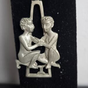 Vintage Signed Cathedral Pewter Beautiful Gemini Twins 30” Silver Tone Necklace